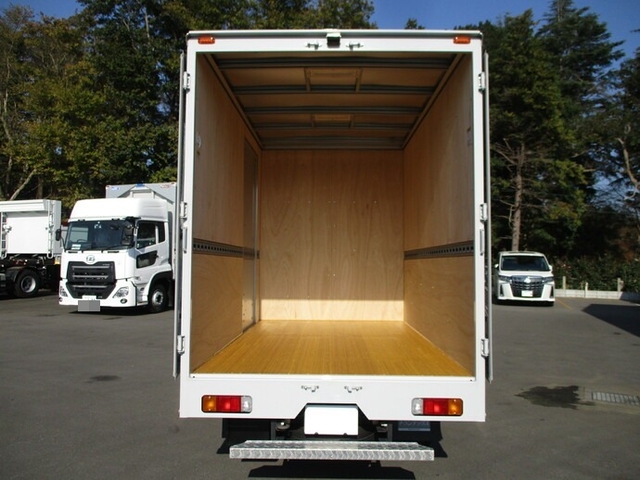日野 デュトロ 小型 バン 2RG-XZU605M(9619) 7枚目