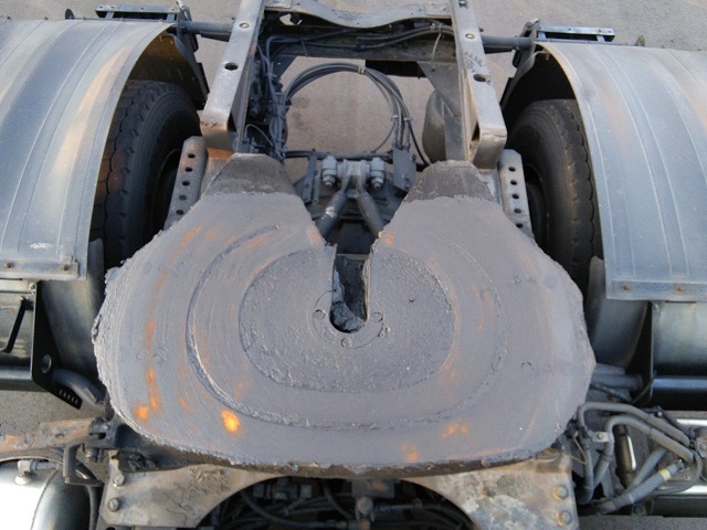 UDトラックス（日産） クオン 大型 トラクタ ADG-GK4XAB(8924) 33枚目