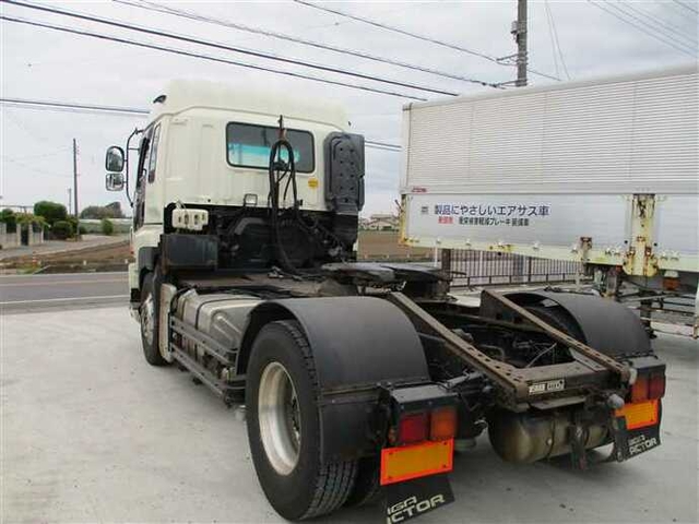 いすゞ ギガ 大型 トラクタ PDG-EXD52G8(37771) 4枚目