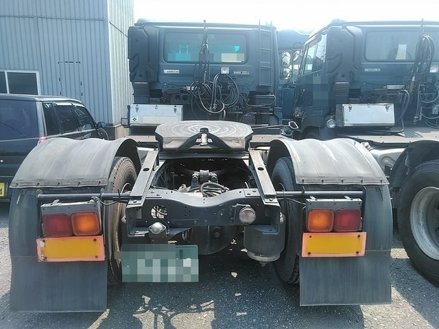 UDトラックス（日産） クオン 大型 トラクタ KL-CK482BAT(3715) 5枚目