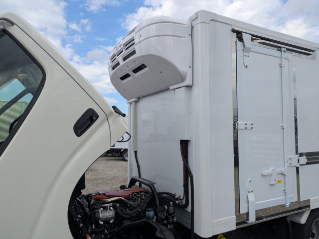 日野 デュトロ 小型 冷蔵冷凍バン 2WG-XZU606N(113417) 39枚目