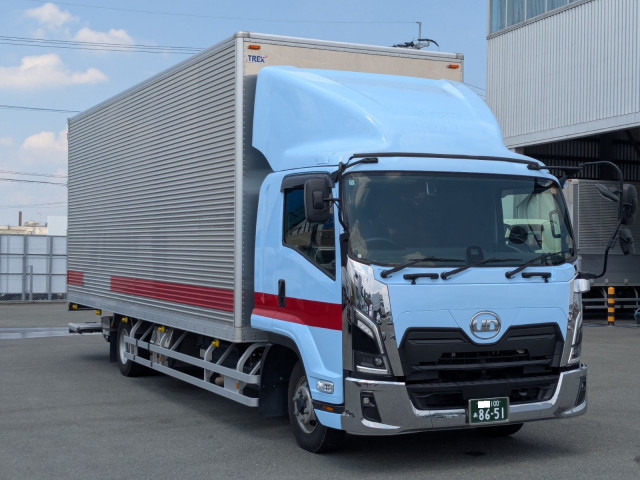 UDトラックス（日産） クオン 中型 バン 2RG-BRR90T4(110905) 2枚目