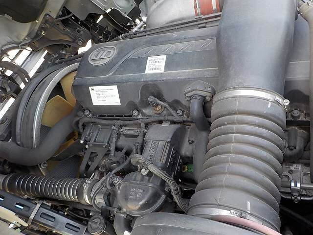 UDトラックス（日産） クオン 大型 トラクタ QPG-GK5XAB(9301) 9枚目