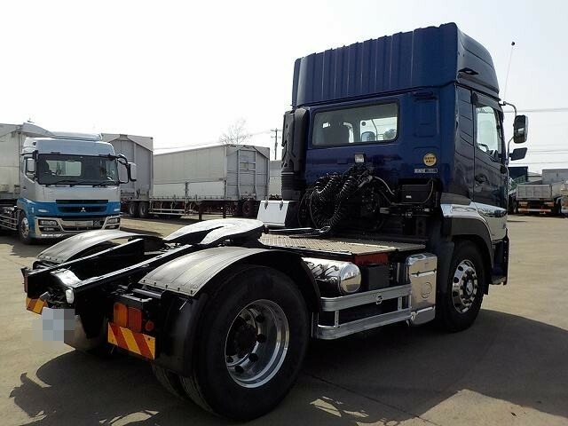 UDトラックス（日産） クオン 大型 トラクタ QPG-GK5XAB(9301) 4枚目