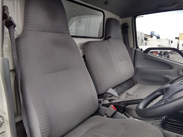 日野 デュトロ 小型 バン TKG-XZC655M(8896) 39枚目