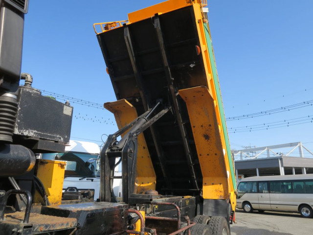 UDトラックス（日産） 大型 土砂ダンプ KC-CZ53BNH(86018) 4枚目