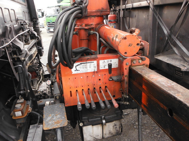 UDトラックス（日産） コンドル 中型 土砂ダンプ PB-MK36A(2828) 10枚目