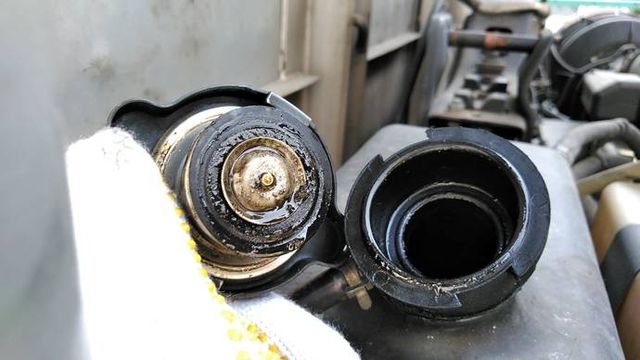 UDトラックス（日産） クオン 大型 平ボディ PKG-CD4ZA(3574) 39枚目