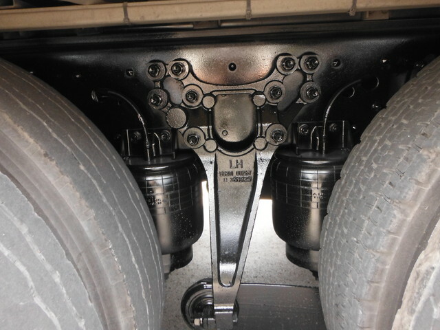 UDトラックス（日産） クオン 大型 ウィング QKG-CD5ZA(7019) 7枚目