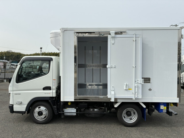 三菱ふそう キャンター 小型 冷蔵冷凍バン 2RG-FBA20(106380) 15枚目