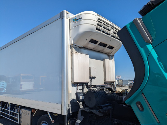 UDトラックス（日産） クオン 大型 冷蔵冷凍バン 2PG-CG5CA(113474) 50枚目
