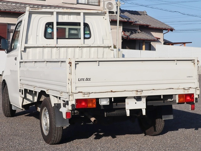 トヨタ ライトエース 小型 平ボディ DBF-S402U(102656) 2枚目