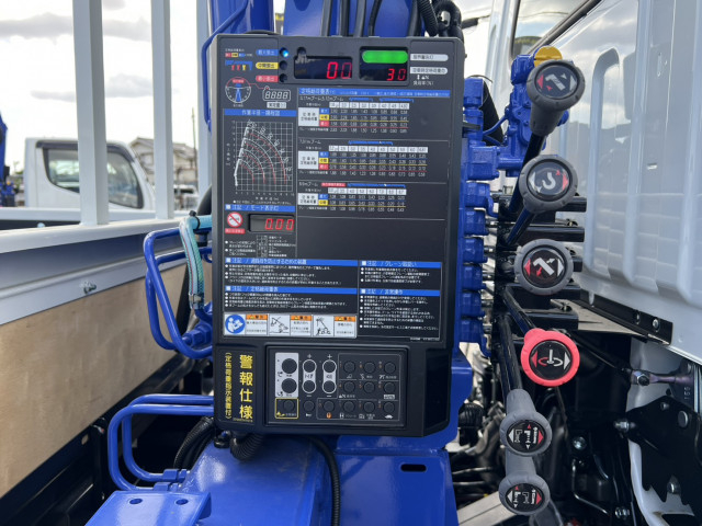 三菱ふそう キャンター 小型 平ボディ（クレーン付） 2RG-FEAV0(110911) 18枚目