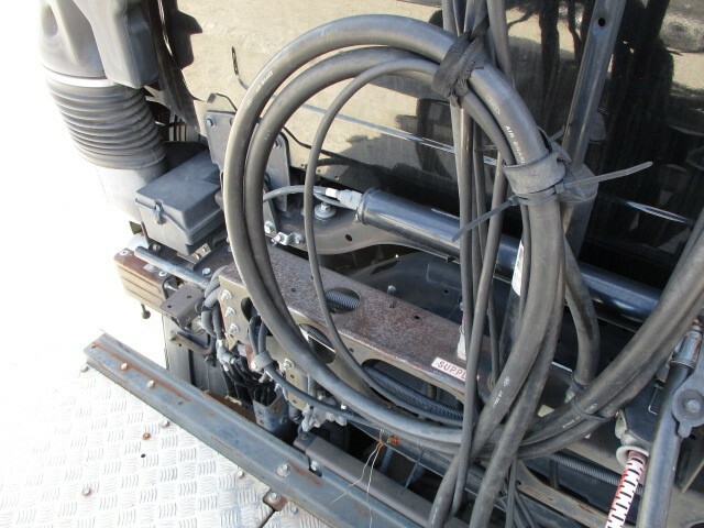 UDトラックス（日産） クオン 大型 トラクタ QPG-GK5XAB(9302) 37枚目