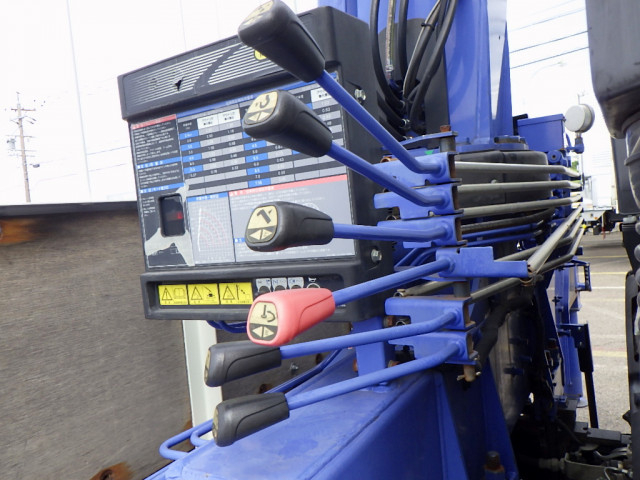 日野 レンジャー 中型 平ボディ（クレーン付） TKG-FD7JLAA(109964) 17枚目