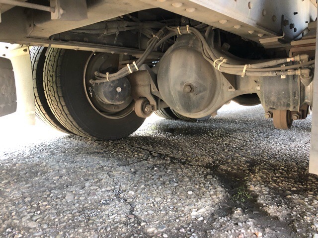 UDトラックス（日産） クオン 大型 ウィング ADG-CG4XL(3990) 17枚目