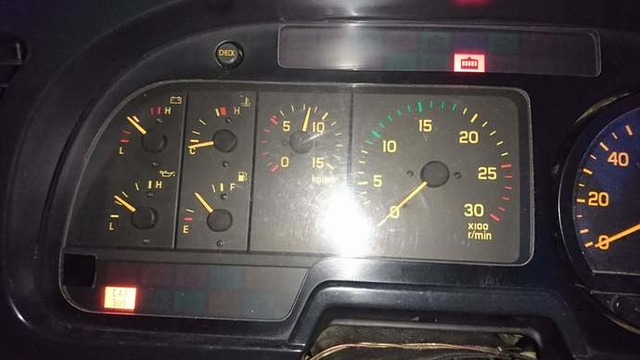いすゞ ギガ 大型 平ボディ KC-CYM81V2W(2229) 26枚目