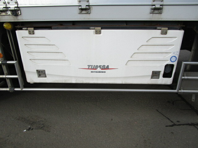 UDトラックス（日産） クオン 大型 冷蔵冷凍ウィング QPG-CD5ZA(37172) 8枚目