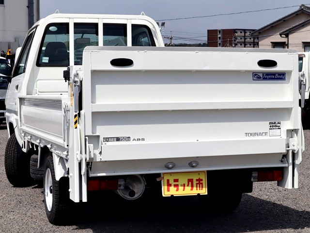 トヨタ タウンエース 小型 平ボディ GK-KM70(109290) 7枚目