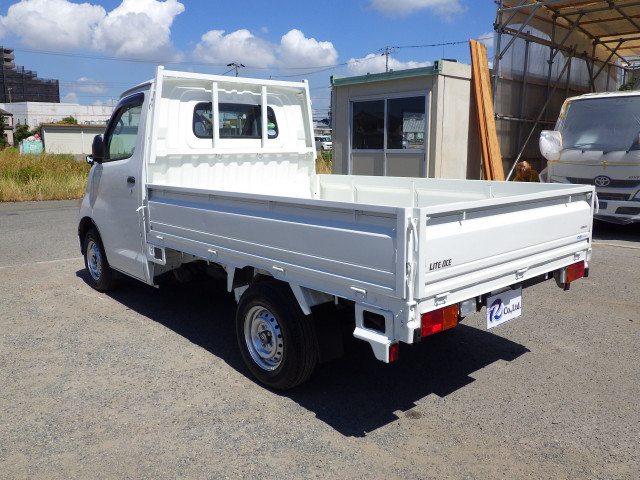 トヨタ ライトエース 小型 平ボディ DBF-S402U(110677) 23枚目