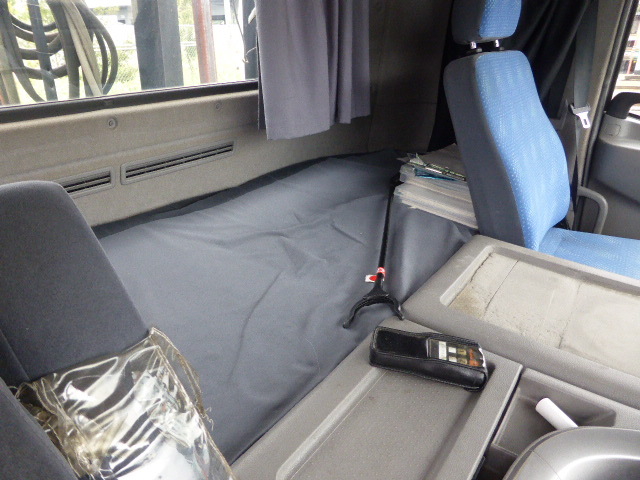 UDトラックス（日産） ビッグサム 大型 トラクタ ADG-GW4XLG(2130) 22枚目