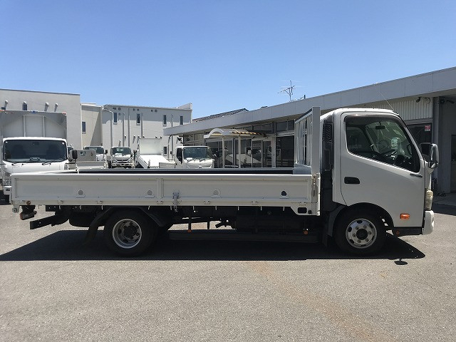 日野 デュトロ 小型 平ボディ SKG-XZU710M(110165) 8枚目