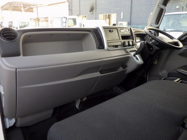日産自動車 アトラス 小型 バン TRG-FEB5W(112967) 46枚目