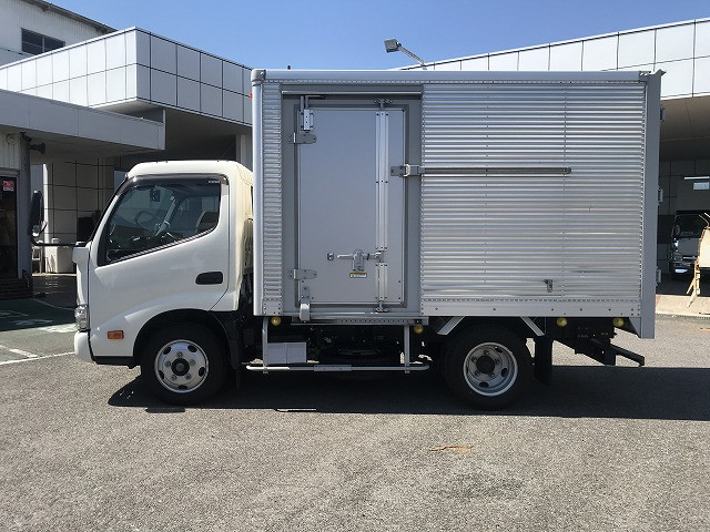 日野 デュトロ 小型 バン 2RG-XZU605M(103756) 7枚目
