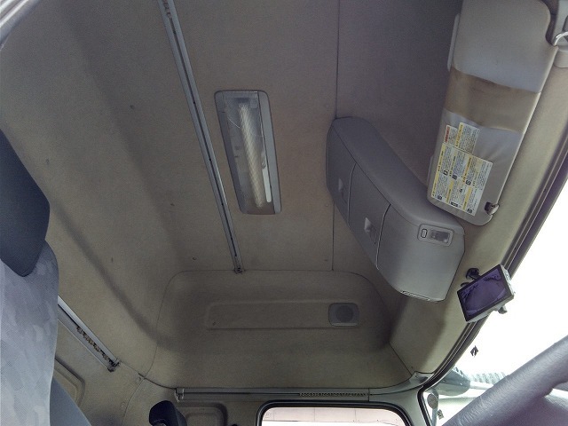 UDトラックス（日産） クオン 大型 ウィング QKG-CD5ZA(8952) 42枚目