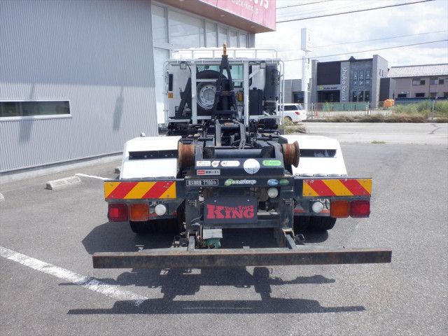 いすゞ フォワード 増トン コンテナ専用車 2RG-FTR90U2(109237) 4枚目