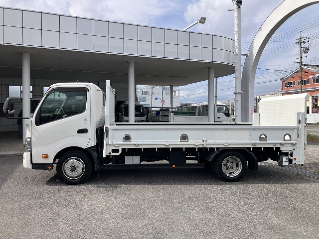 日野 デュトロ 小型 平ボディ SKG-XZU710M(113991) 4枚目
