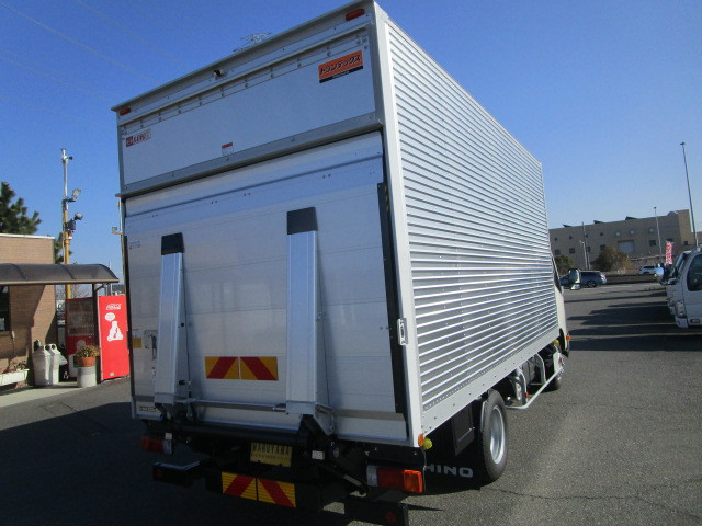 日野 デュトロ 小型 バン 2WG-XZU713N(113695) 4枚目