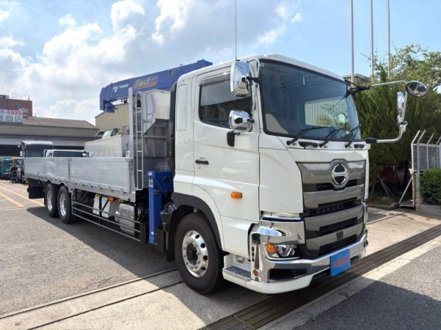 日野 プロフィア 大型 平ボディ（クレーン付） 2DG-FS1AHC(108461) 2枚目