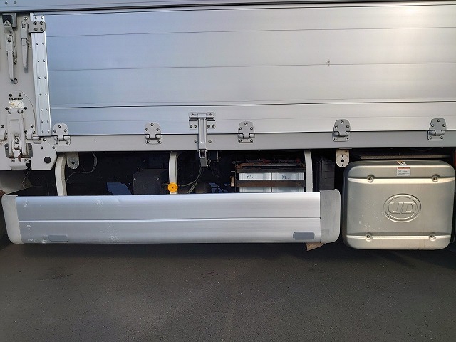 UDトラックス（日産） クオン 大型 ウィング LKG-CG5ZA(8945) 55枚目