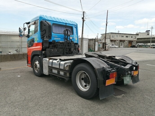 UDトラックス（日産） クオン 大型 トラクタ AKG-GK4XAB(5650) 7枚目