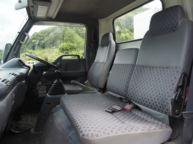 UDトラックス（日産） コンドル 小型 平ボディ（クレーン付） PB-BPS81AR(109528) 41枚目