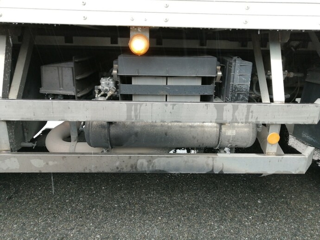 UDトラックス（日産） クオン 大型 冷蔵冷凍バン PKG-CG4ZA(5641) 44枚目