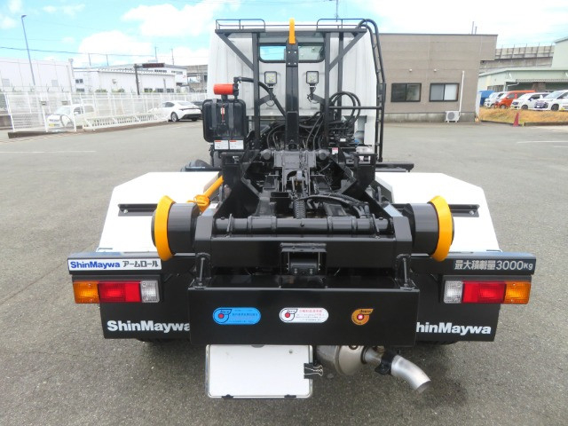 三菱ふそう キャンター 小型 コンテナ専用車 2RG-FBAV0(111621) 7枚目