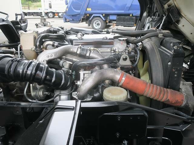 いすゞ フォワード 中型 冷蔵冷凍バン TKG-FRR90T2(27524) 11枚目