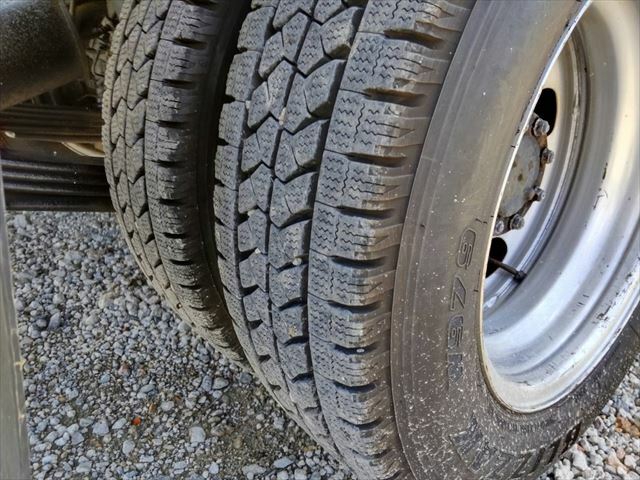 いすゞ エルフ 小型 バン SKG-NJS85AN(9399) 11枚目