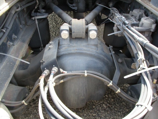 UDトラックス（日産） クオン 大型 トラクタ QPG-GK5XAB(9302) 21枚目