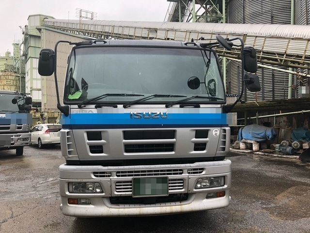 いすゞ ギガ 大型 タンクローリー PDG-CYY77V8(5595) 3枚目