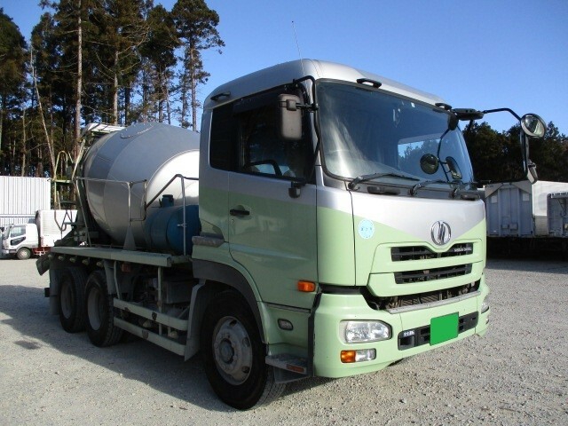 UDトラックス（日産） クオン 大型 ミキサー車 ADG-CW4XL(7864) 3枚目