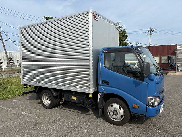 日野 デュトロ 小型 バン TKG-XZU605M(89714) 2枚目