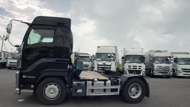 Isuzu giga Large Tractor 2PG-EXD52CD(34676) 7枚目