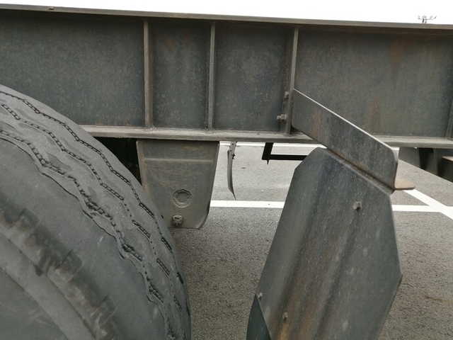Fullhalf other Large 20ft container chassis trailer KFKHG340(5661) 10枚目