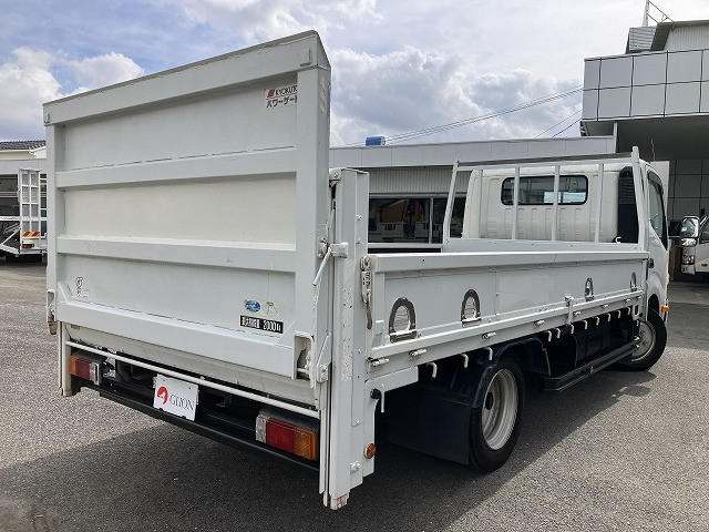 日野 デュトロ 小型 平ボディ SKG-XZU710M(113991) 8枚目