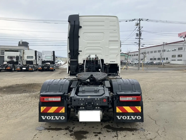 ボルボ 大型 トラクタ 2KG-4K2TEA1(106911) 6枚目