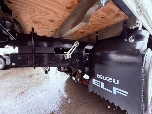 いすゞ エルフ 小型 平ボディ（クレーン付） TRG-NKR85A(112686) 16枚目