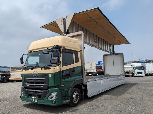 UDトラックス（日産） クオン 大型 ウィング 2PG-CG5CA(109142) 42枚目